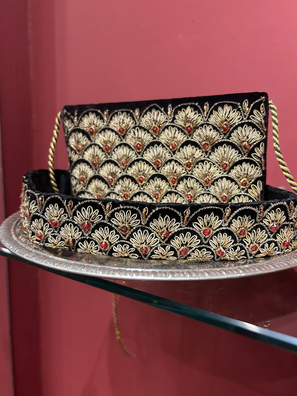 VELVET VINTAGE EMBROIDERED BELT