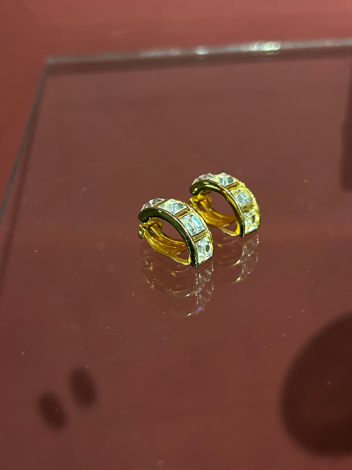 HALF HOOP CRYSTAL GOLDEN EARRINGS