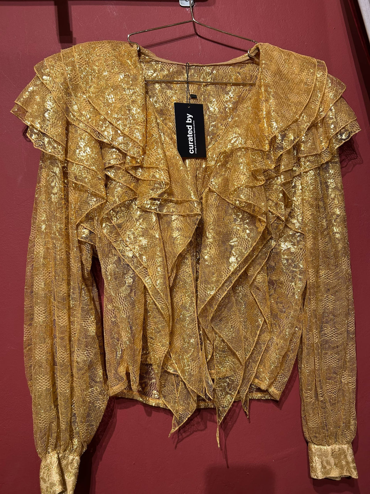 GOLDEN RUFFLES LACE TOP