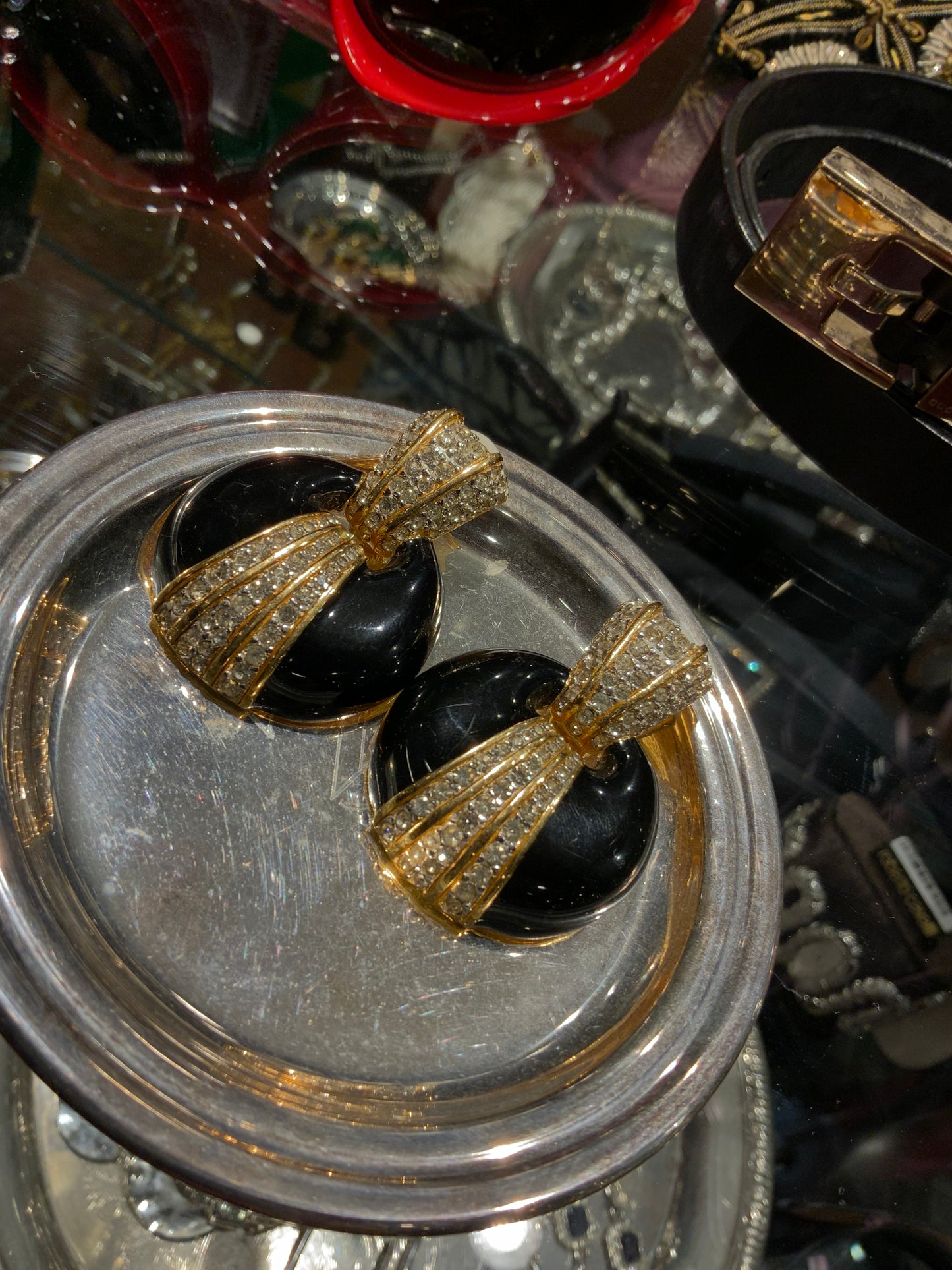 VINTAGE CLIP DIAMON AND BLACK CIRCLE EARRING
