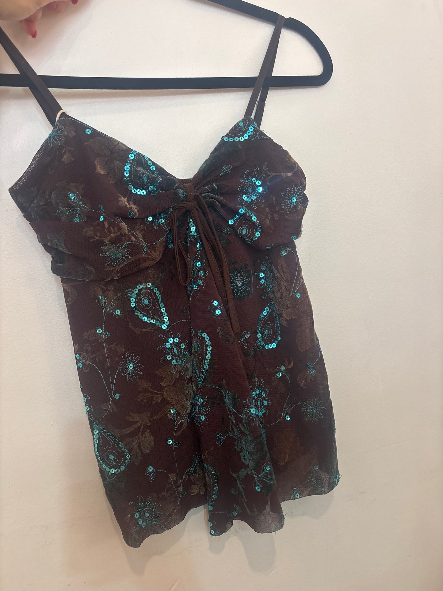42. SEQUINS TOP