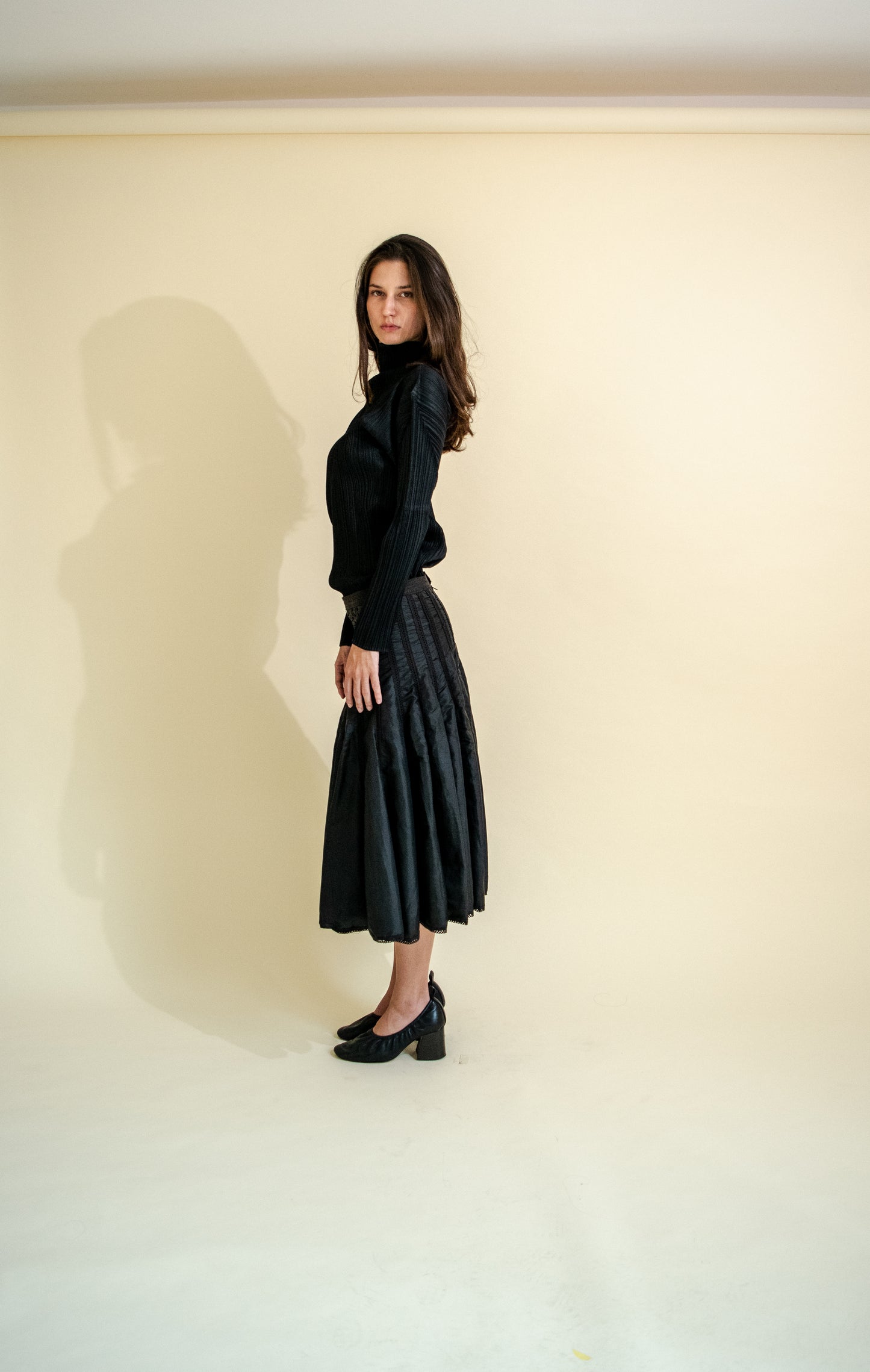 MIDI SKIRT WITH EMBEDDED CROCHET