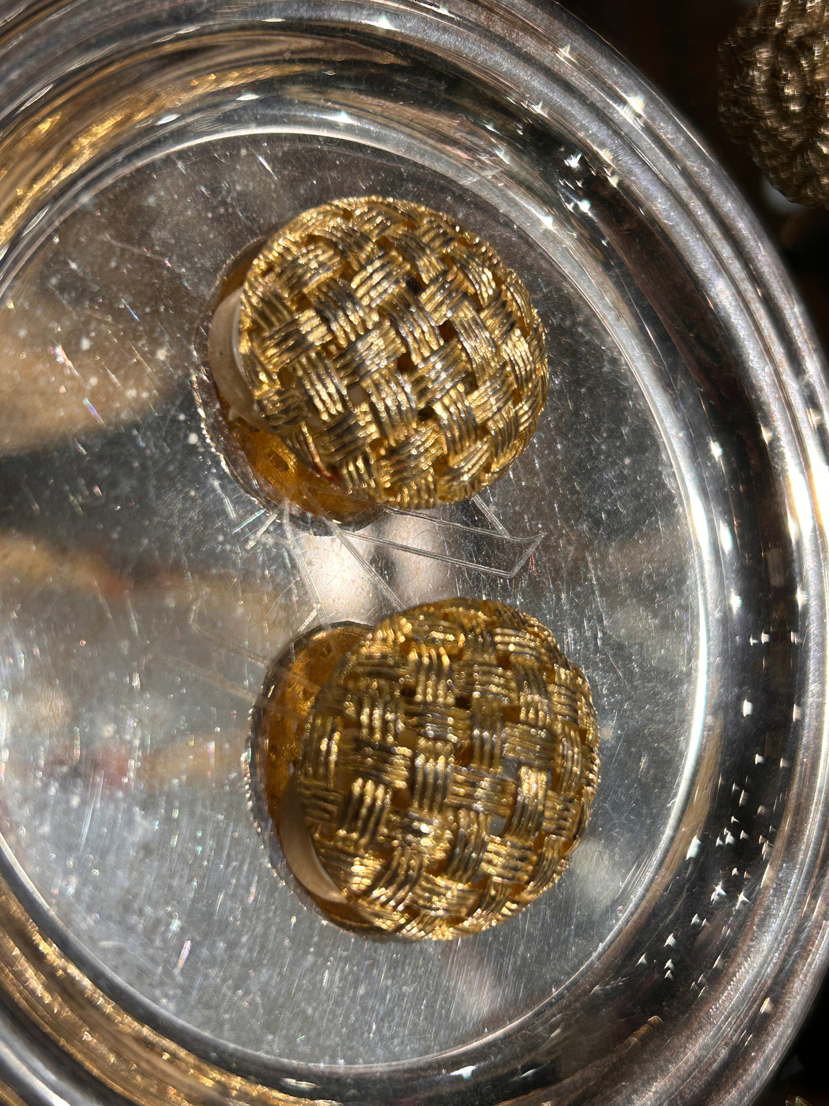 TEXTURED GOLD EARRING