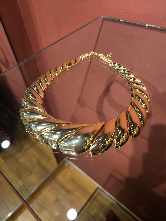 OVERSIZED CONTEMPORARY CHOCKER