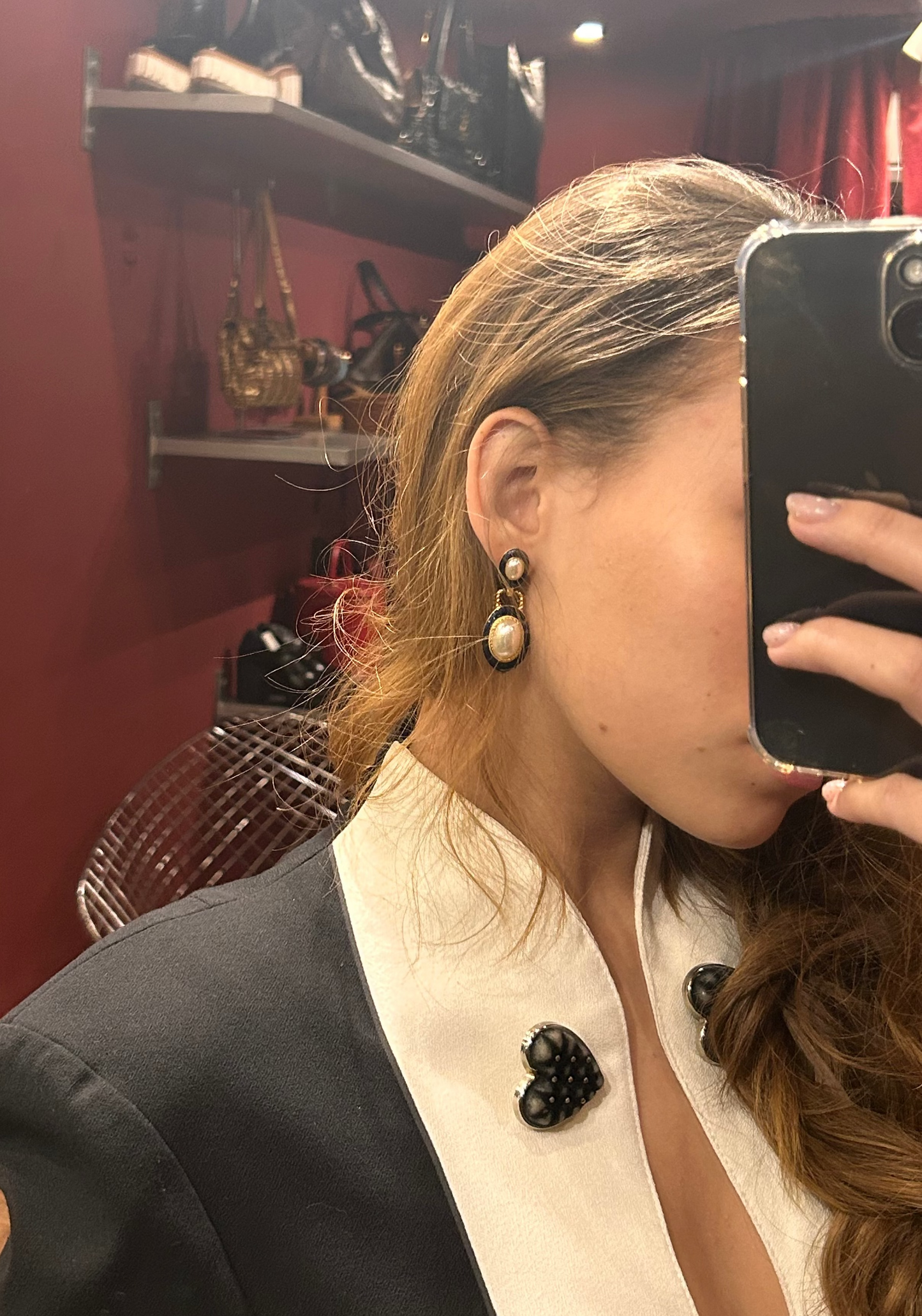 DOUBLE OVAL PEARL AND GOLDEN DÉTAILS EARRINGS
