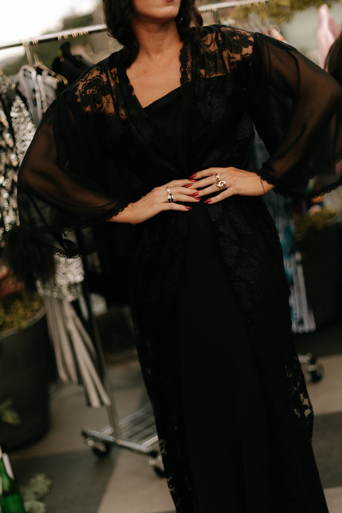 LONG DESHABILLE IN LACE AND GEORGETTE SLEEVE