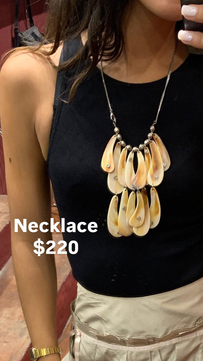 ETHNIC NACRE NECKLACE