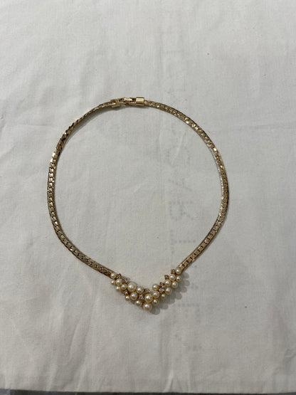 CHOKER WITH SMALL PEARLS AND RHINESTONES