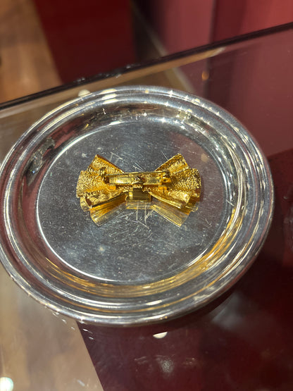 BOW GOLDEN BROOCH