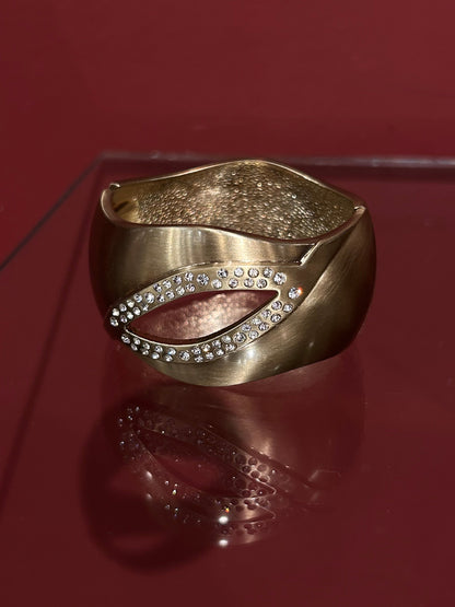 CRYSTALS CUTOUT METALLIC BANGLE
