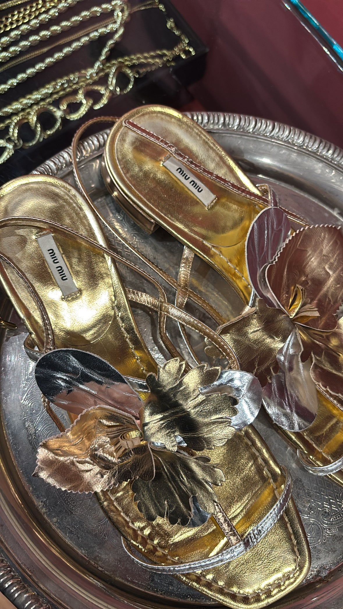 MIU MIU FLAT FLOWER SANDALS (39)