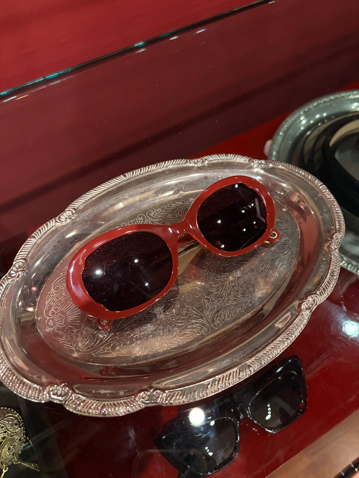CHLOE OVAL SHAPE SUNGLASSES