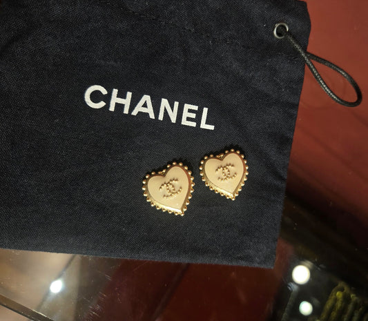 CHANEL VINTAGE GOLD HEART CC EARRINGS