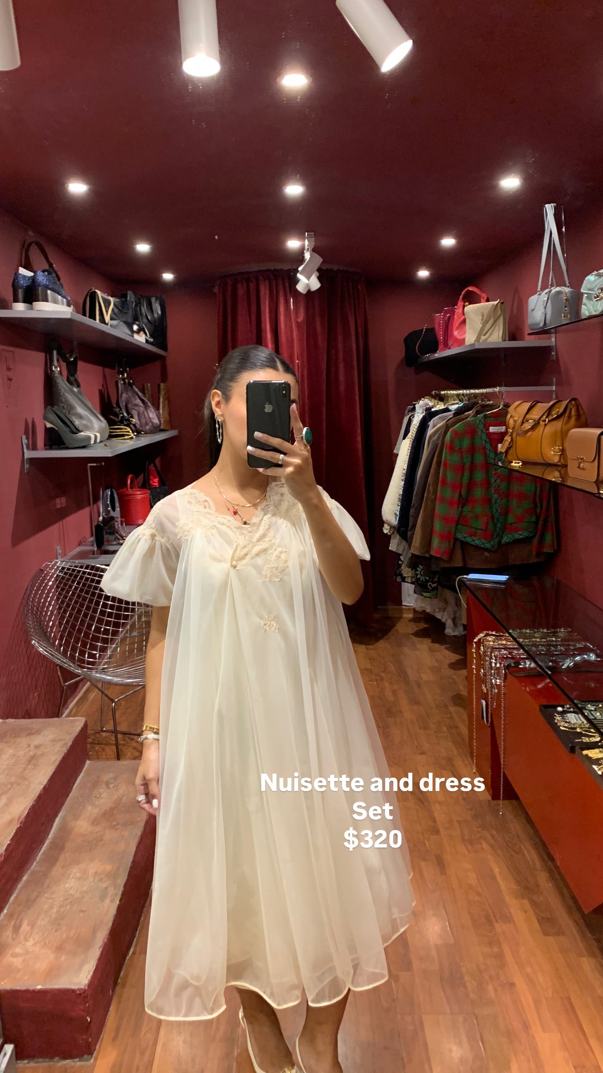 NUISETTE AND DÉSHABILLE SET IN LACE