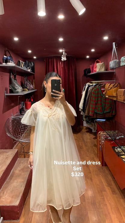 NUISETTE AND DÉSHABILLE SET IN LACE