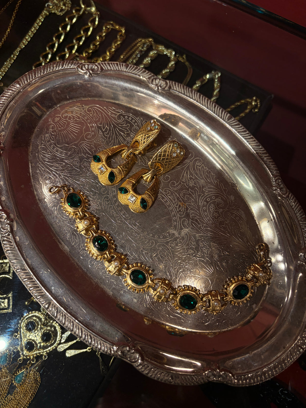 VINTAGE EARRINGS WITH GREEN STONES