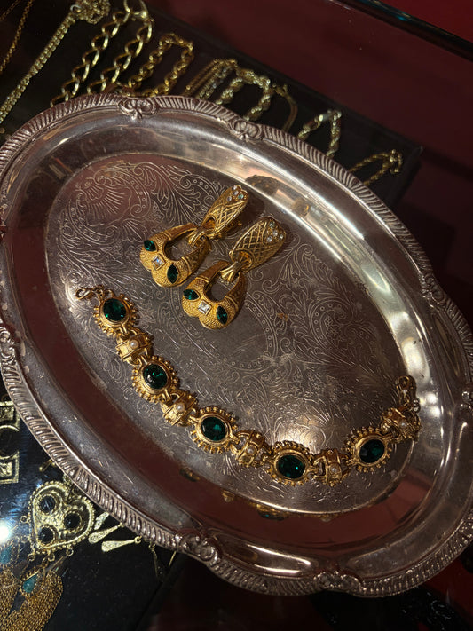 VINTAGE EARRINGS WITH GREEN STONES