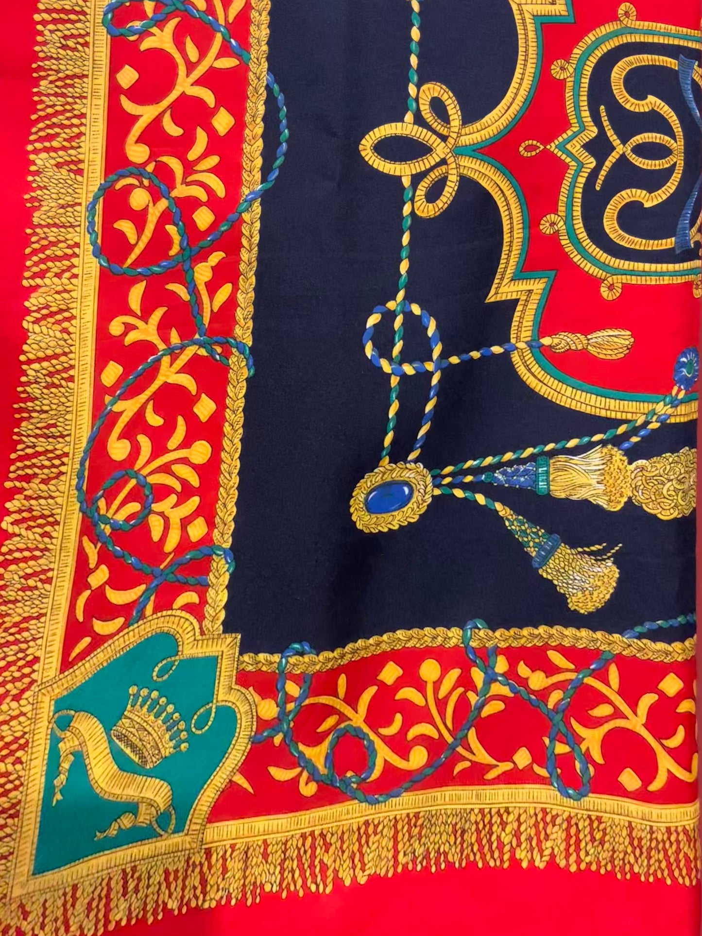 VINTAGE SCARF