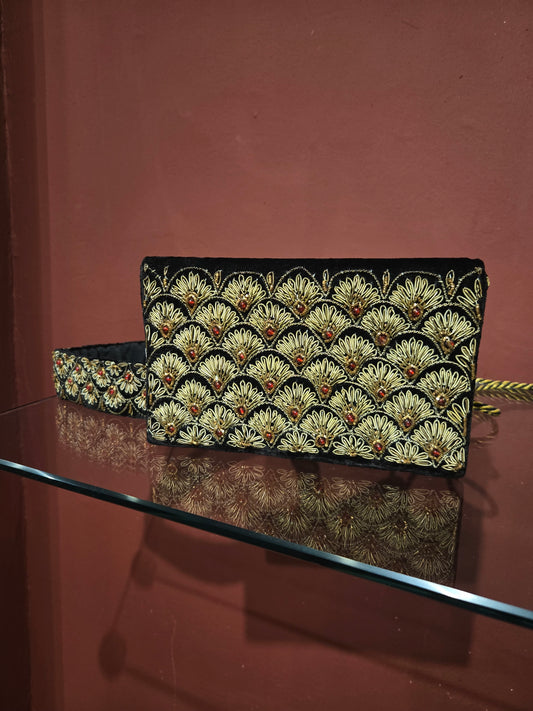 VELVET VINTAGE EMBROIDERED HANDBAG