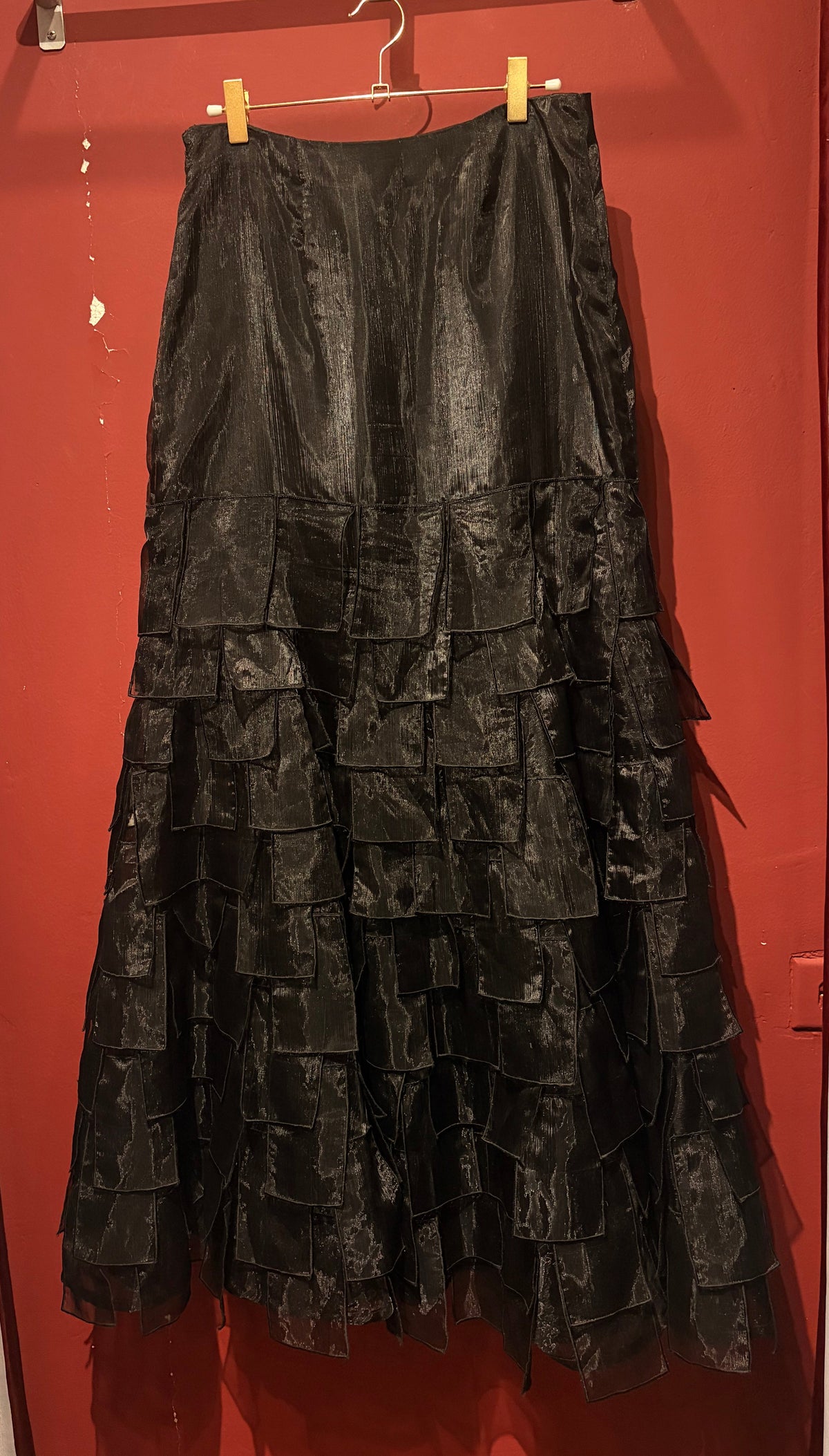 LONG ELEGANT SKIRT WITH VOLUMES