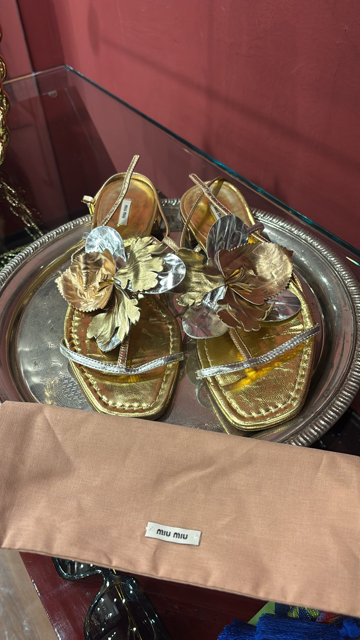 MIU MIU FLAT FLOWER SANDALS (39)