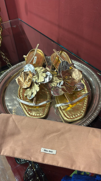 MIU MIU FLAT FLOWER SANDALS (39)