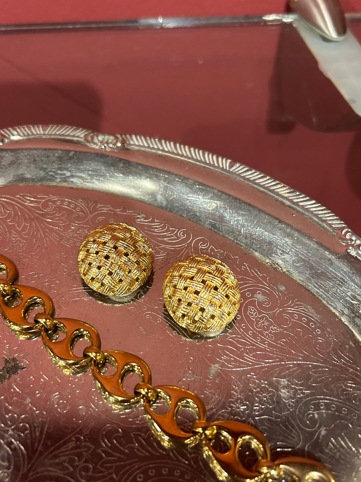 TEXTURED GOLD EARRING