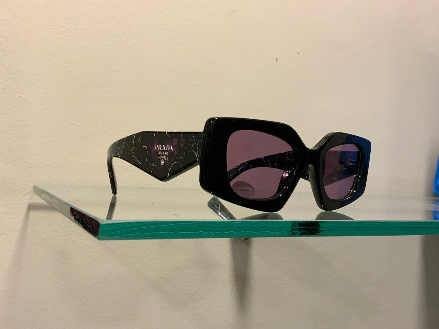 PRADA SYMBOLESUNGLASSES