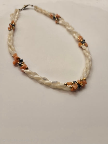 VINTAGE PEARLS AND FLOWERS NECKLACE