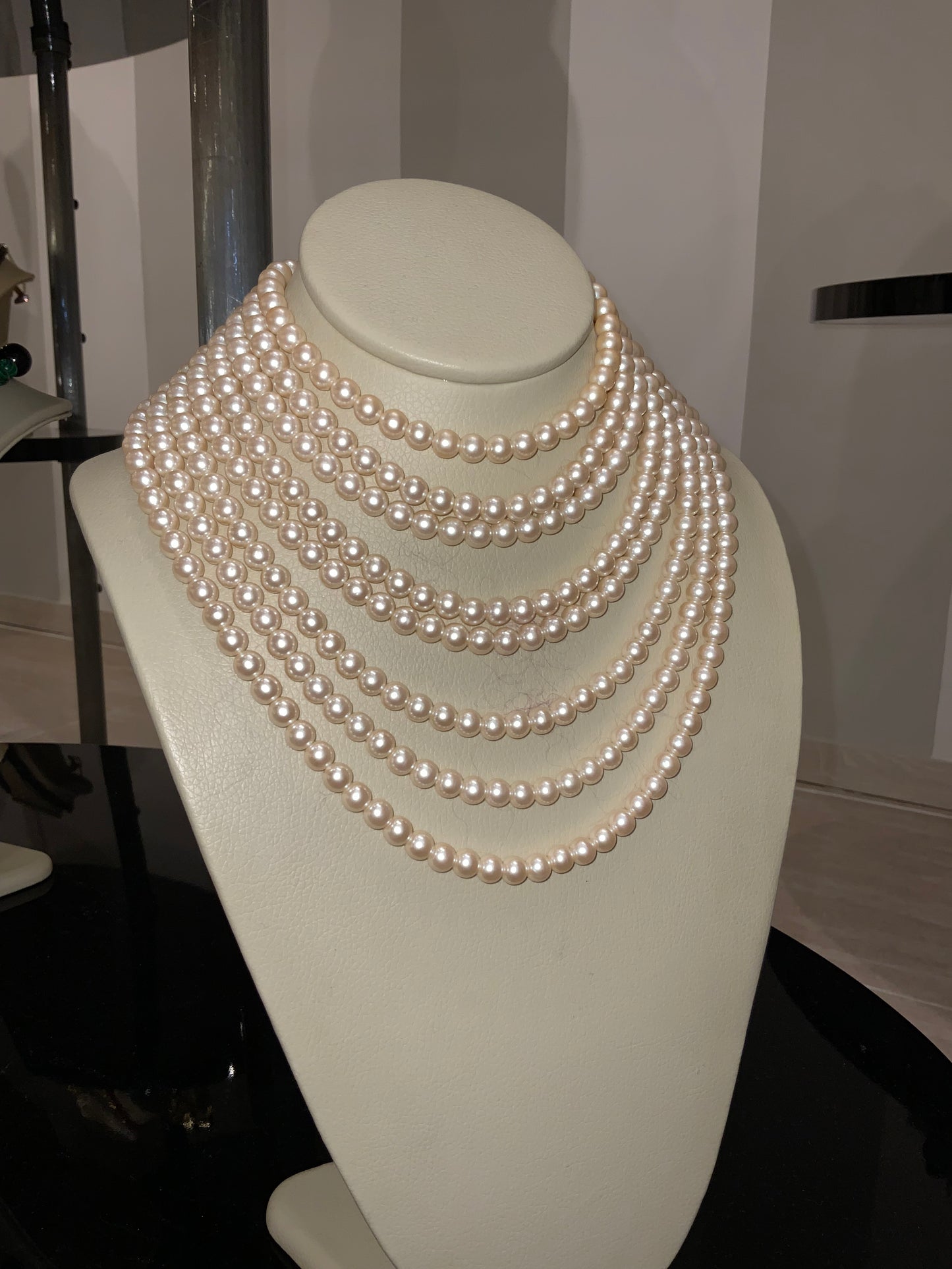 PEARLS MULTIBAND NECKLACE