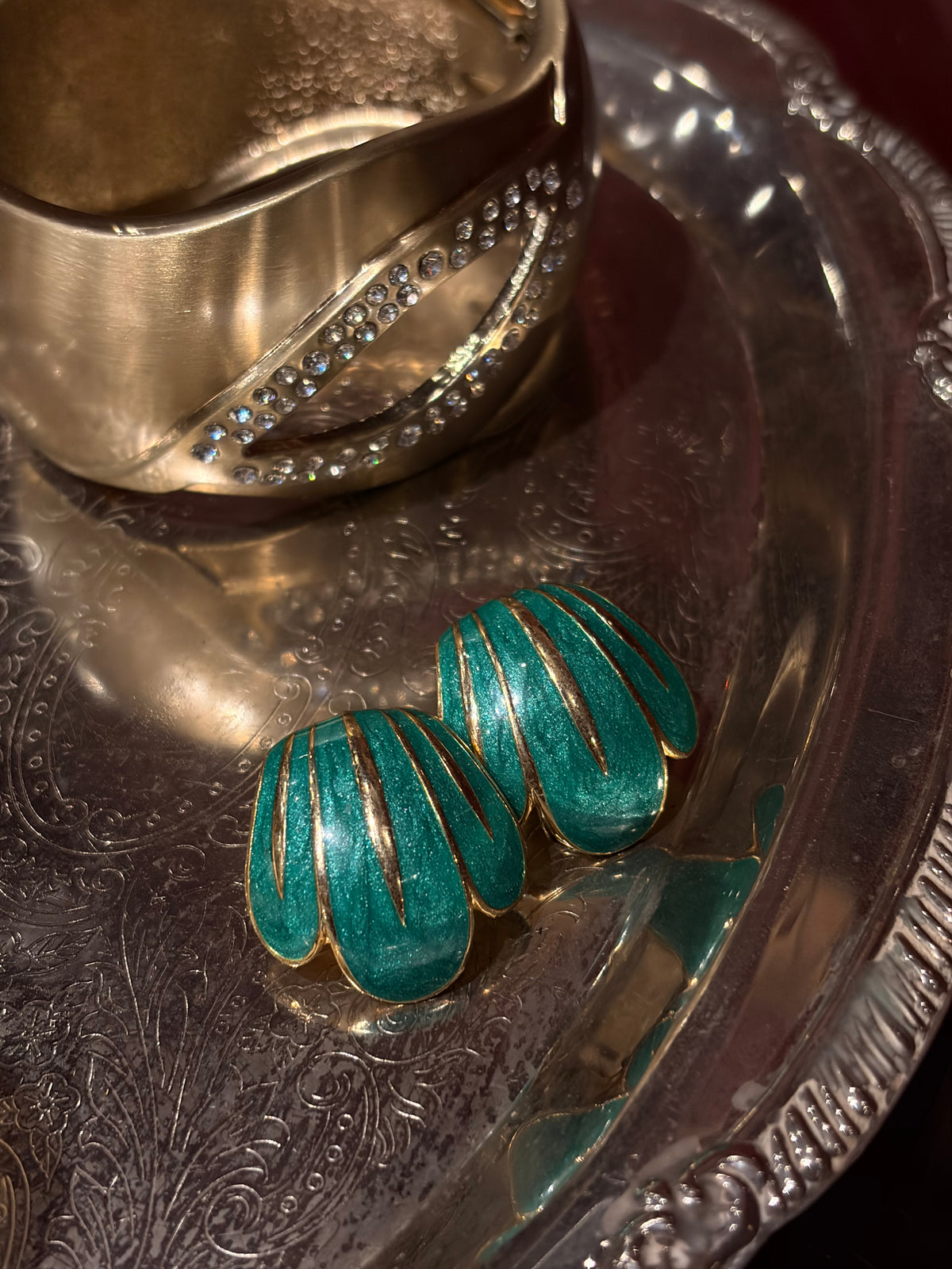 VINTAGE GREEN SHELL EARRINGS