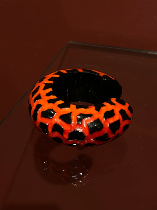 OVERSIZED CRACKLED CUFF