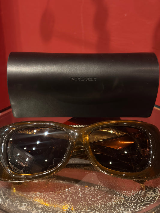 SAINT LAURENT OVERSIZED SUNGLASSES