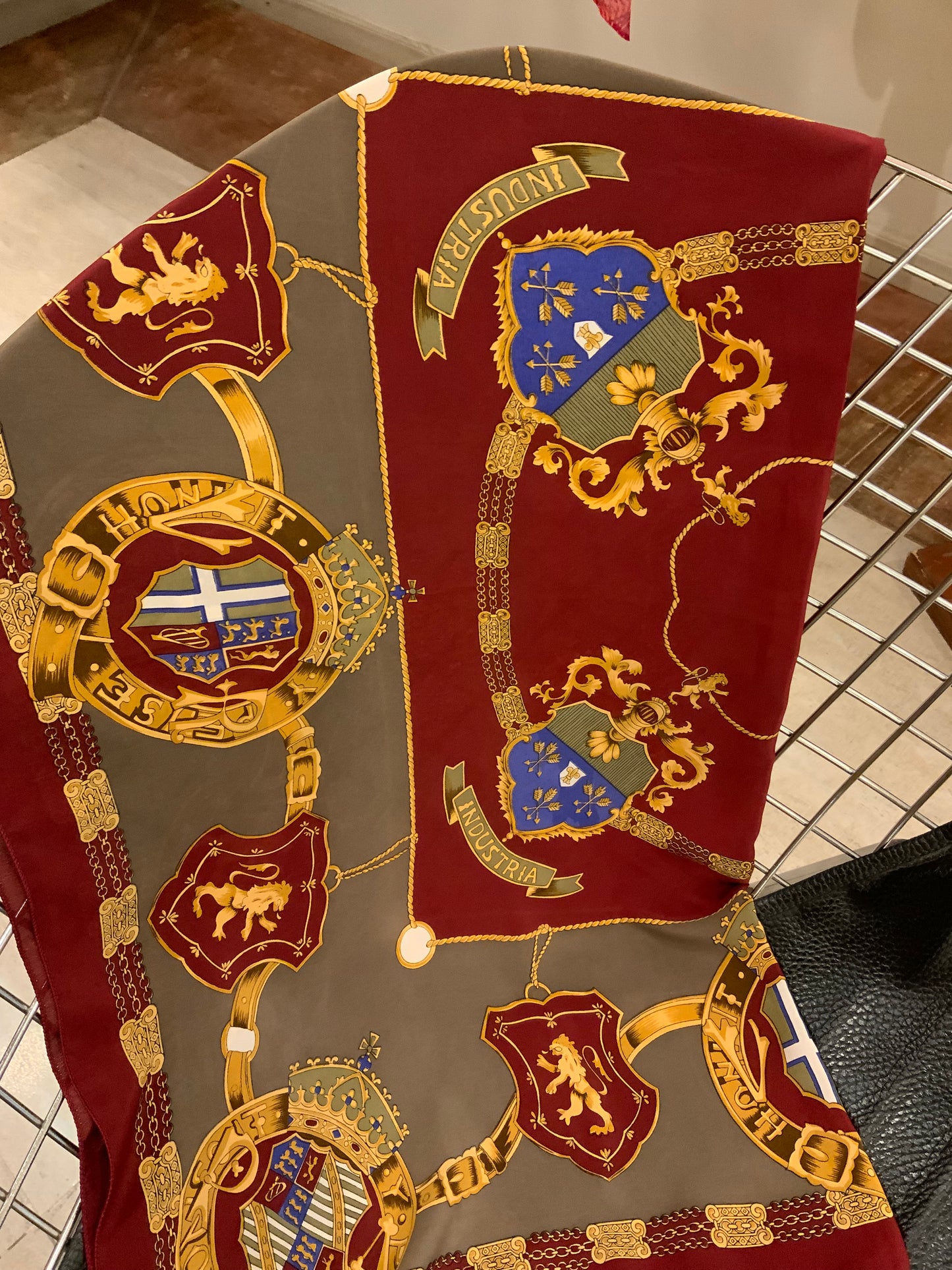 VINTAGE SCARF