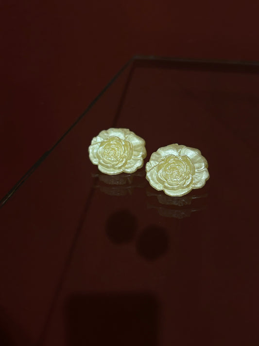 RESIN CAMELLIA EARRINGS