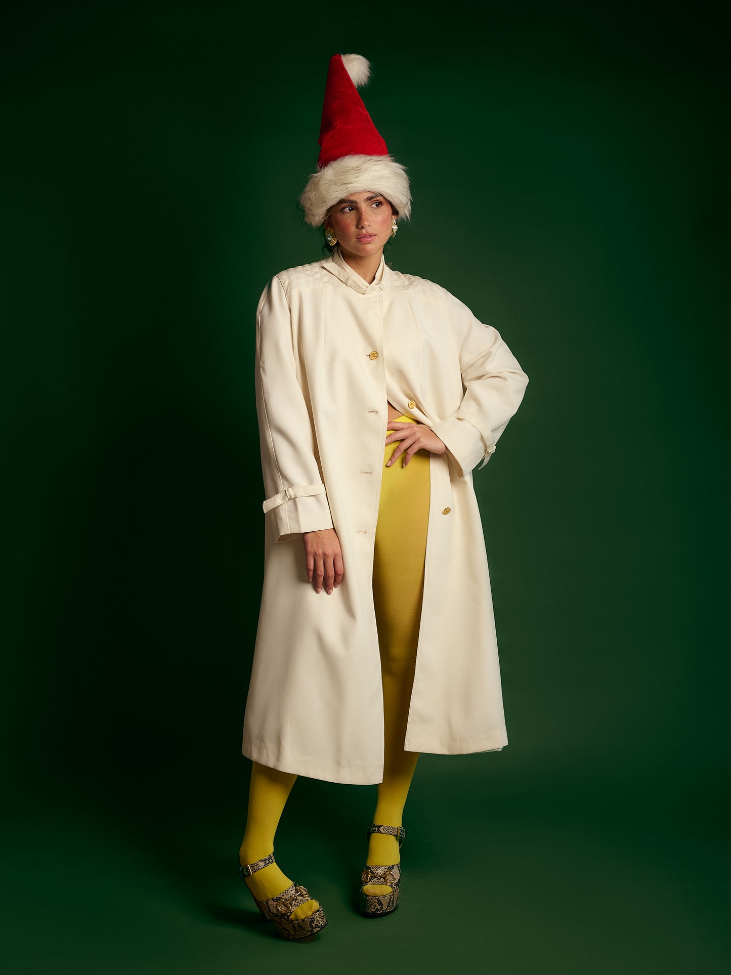LONG WHITE COAT
