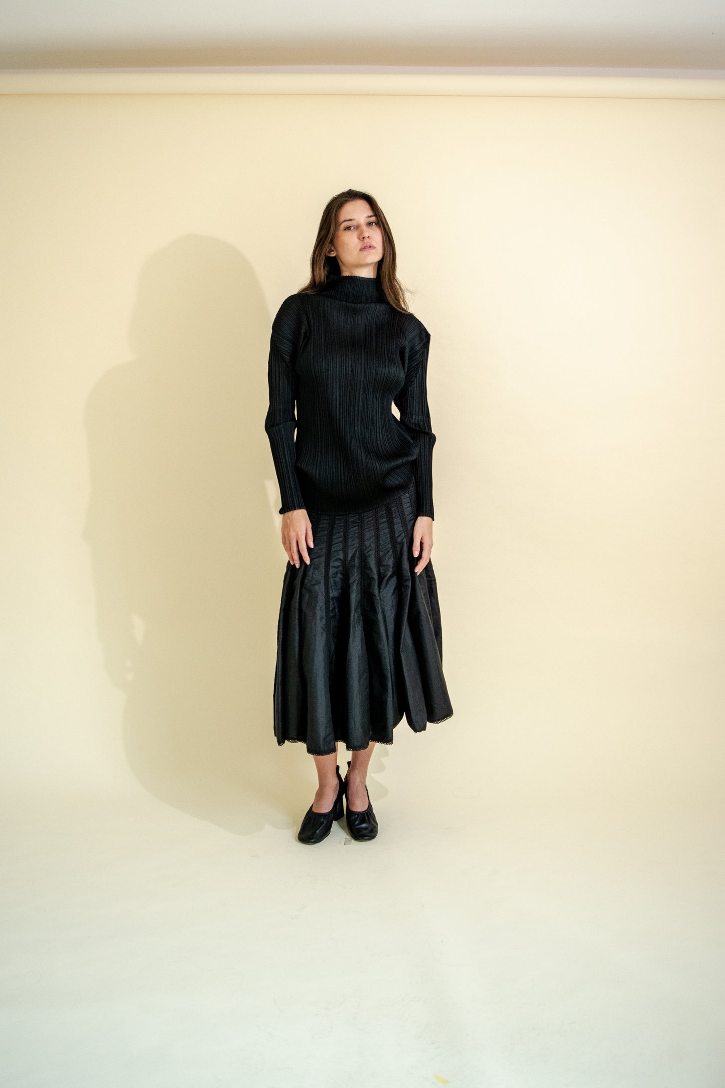 ISSEY MIYAKE PLEATED HIGH NECK & LONG SLEEVED TOP