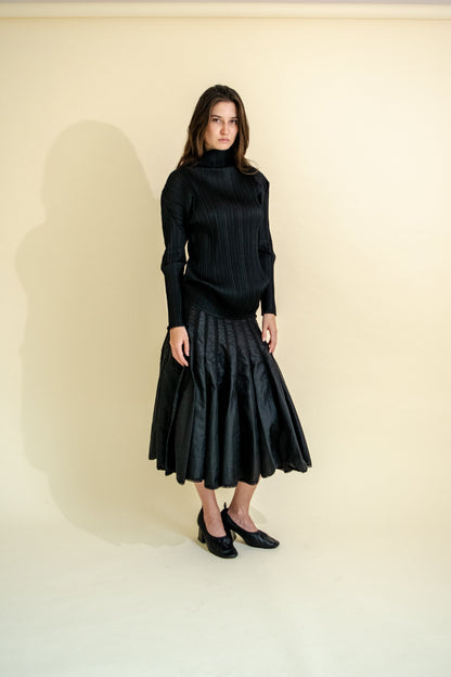 ISSEY MIYAKE PLEATED HIGH NECK & LONG SLEEVED TOP
