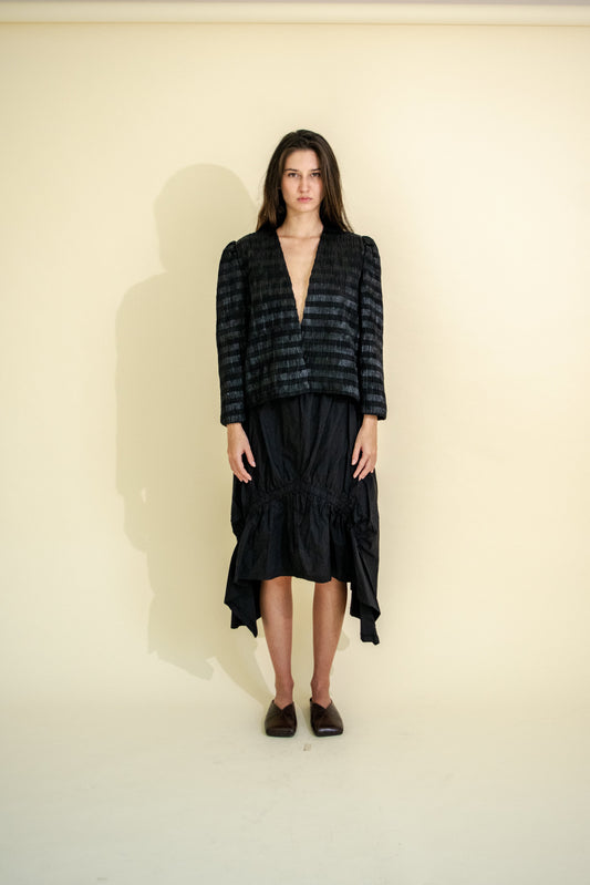 PLEATED JACKET WITH LINES