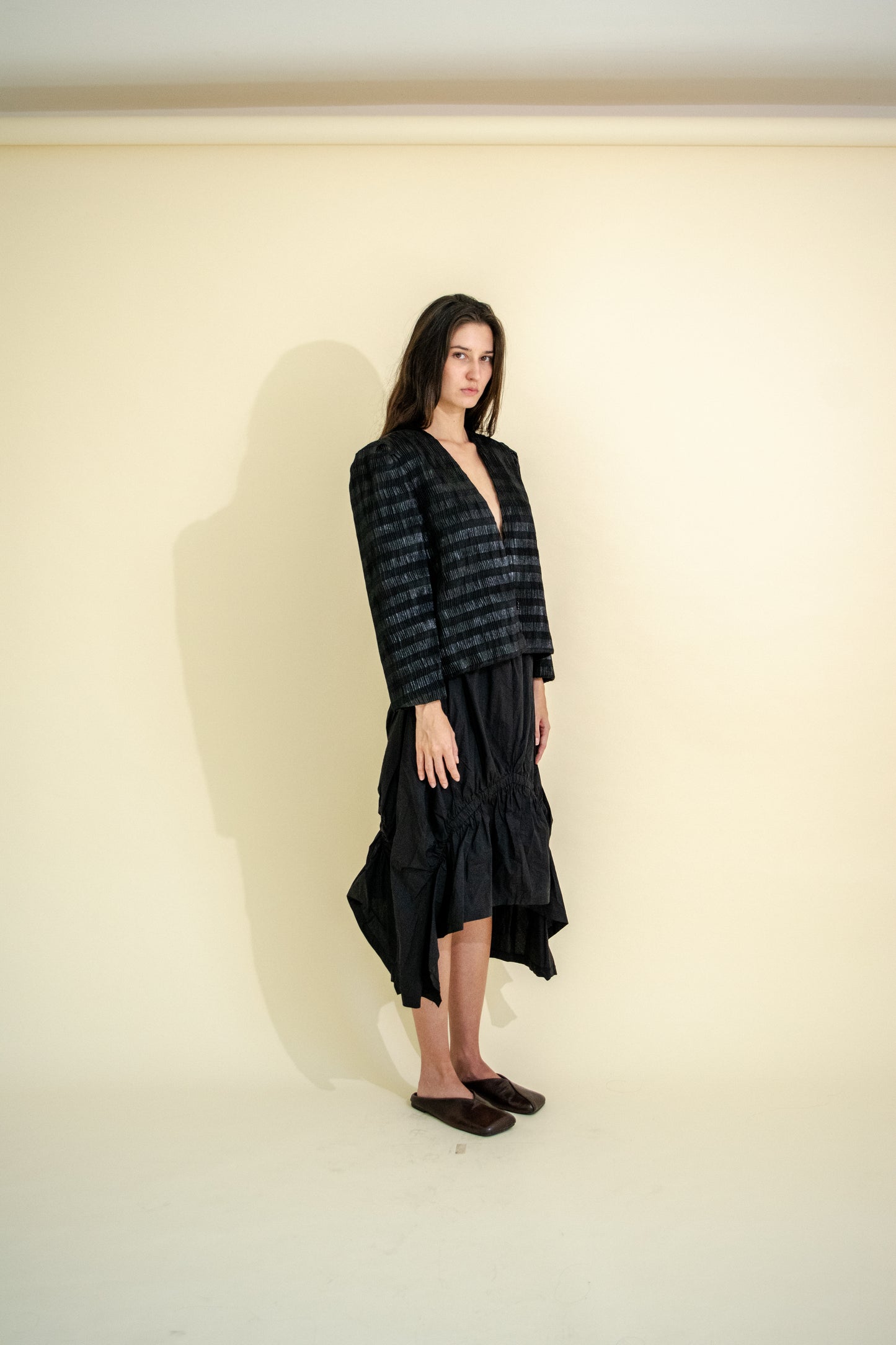 PLEATED JACKET WITH LINES