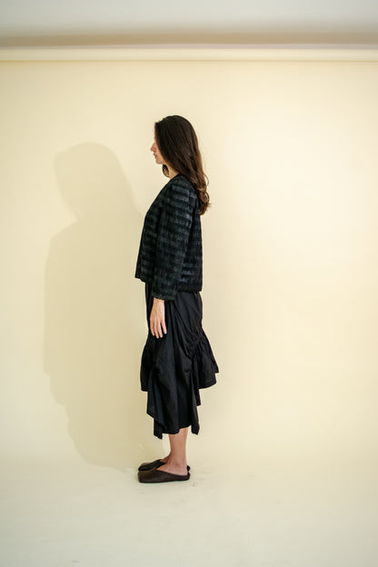 PLEATED JACKET WITH LINES