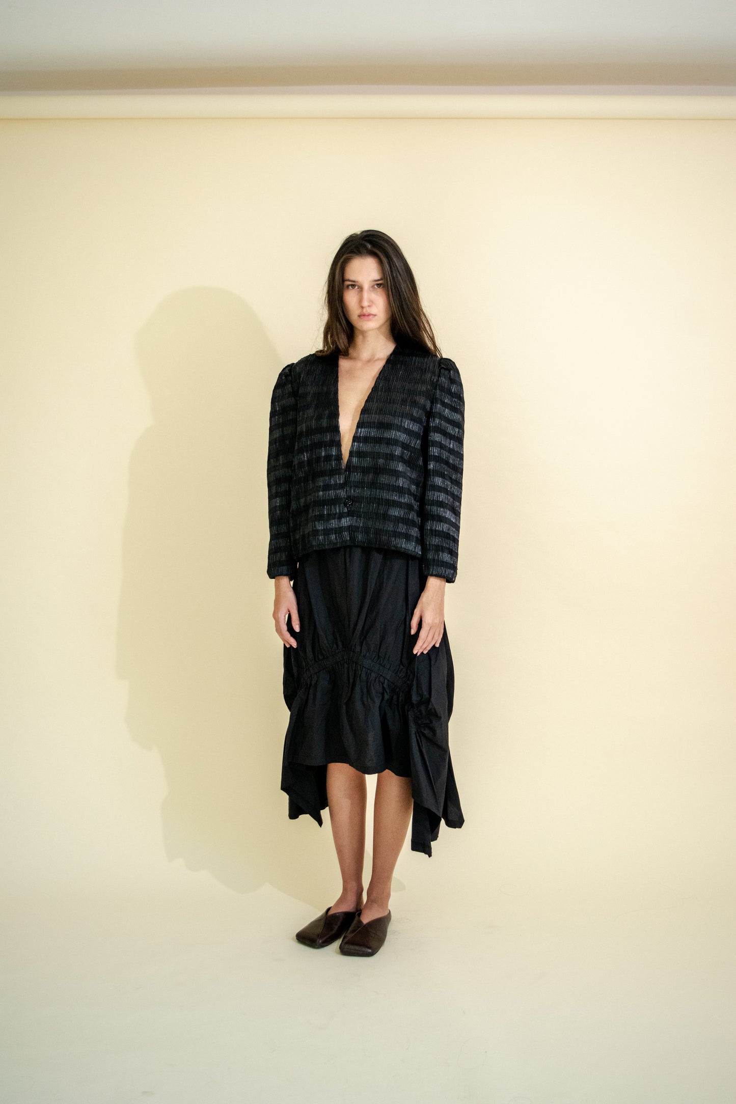 PLEATED JACKET WITH LINES