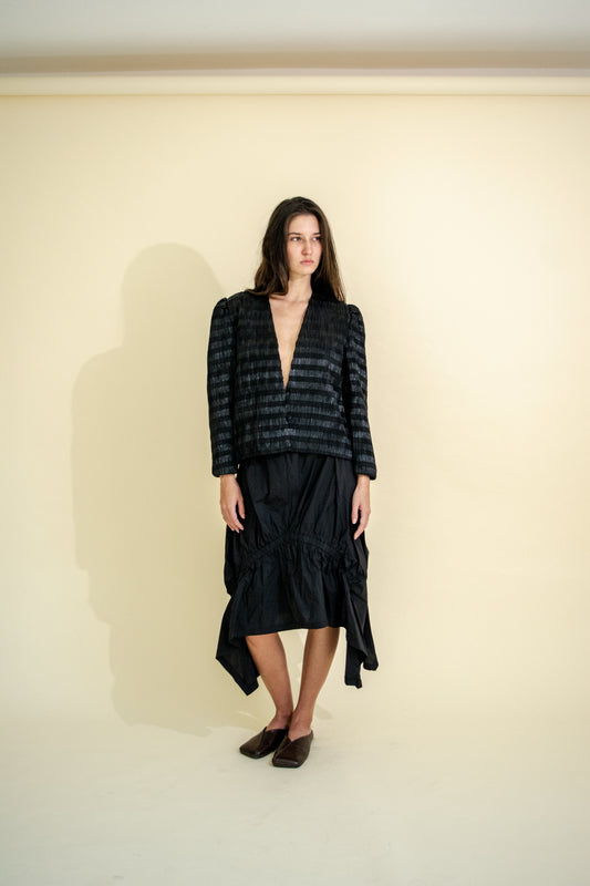 PLEATED JACKET WITH LINES
