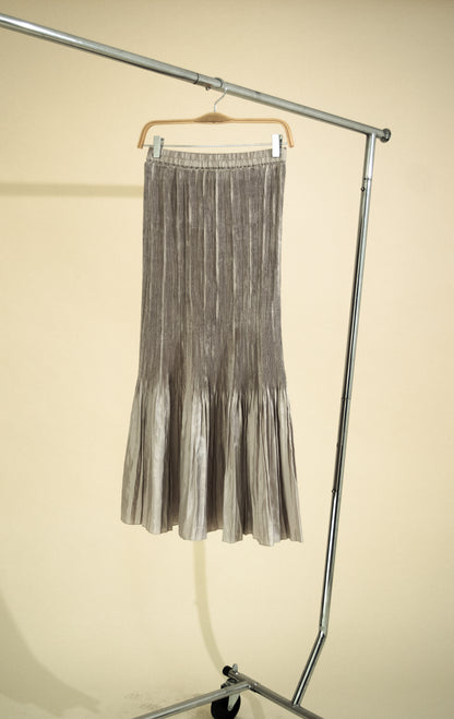 MIRROR MERMAID PLEATS MAXI SKIRT