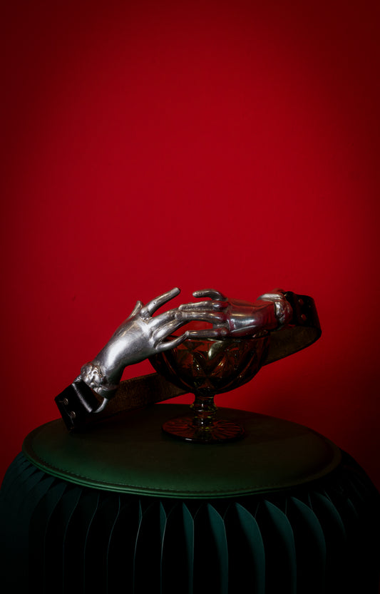 SCULPTURAL SILVER HANDS BELT
