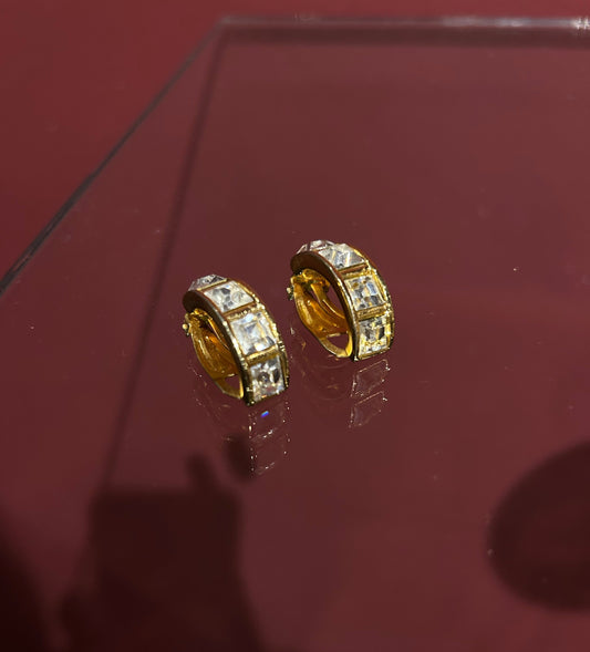 HALF HOOP CRYSTAL GOLDEN EARRINGS