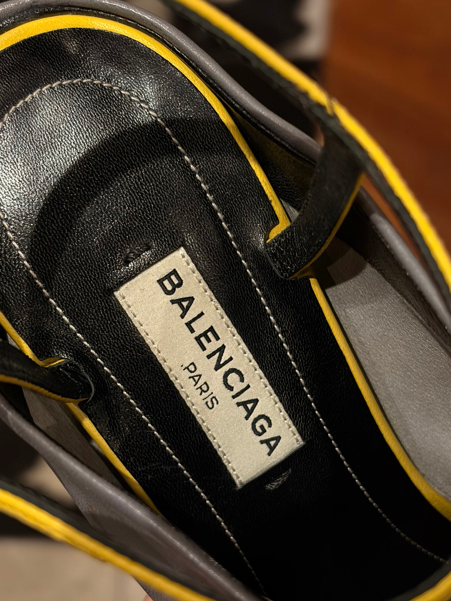 BALENCIAGA BICOLOR SANDALS (36.5)