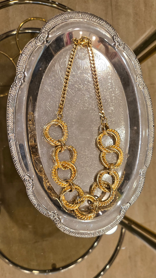 OVERSIZED CHAIN NECKLACE