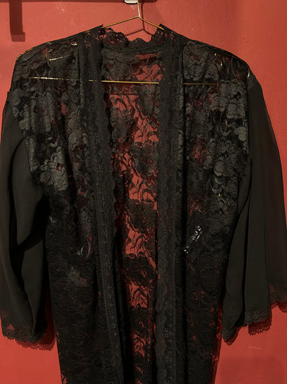 LONG DESHABILLE IN LACE AND GEORGETTE SLEEVE