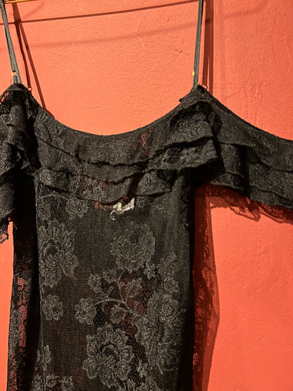 MARJOLAINE LACE TOP WITH FRU FRU SLEEVES